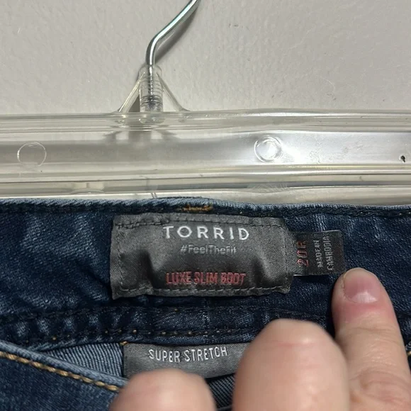 Torrid Luxe Slim Boot Super stretch Women's Blue Jeans size 20 - Picture 2 of 4